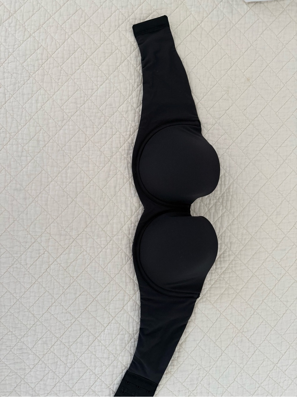 SKIMS Strapless Seamless Bra in Black - size 34C